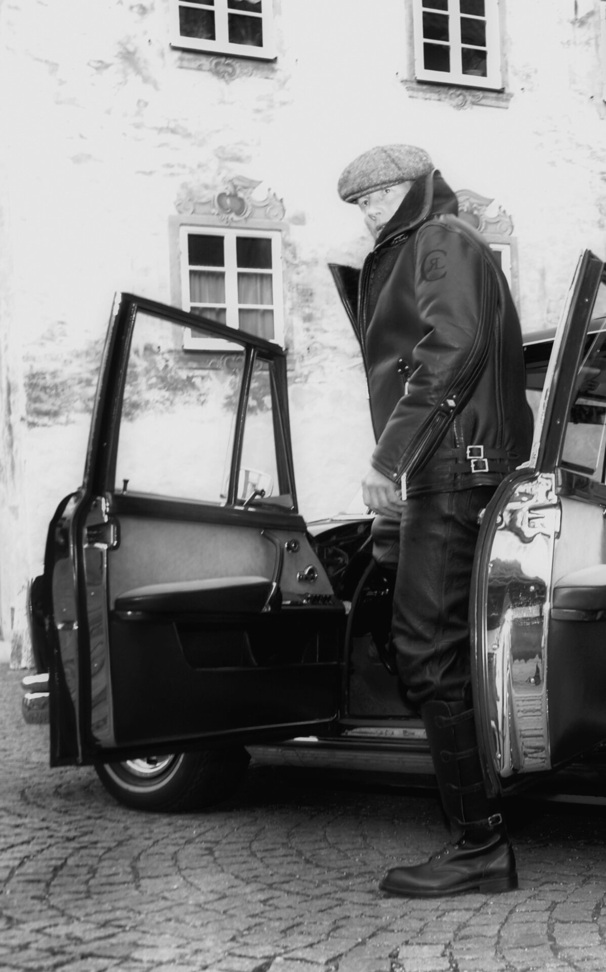 Thomas Beckert am Oldtimer in der Füssener Altstadt