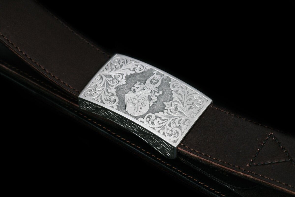 Koppelschliesse Familienwappen Handgravur